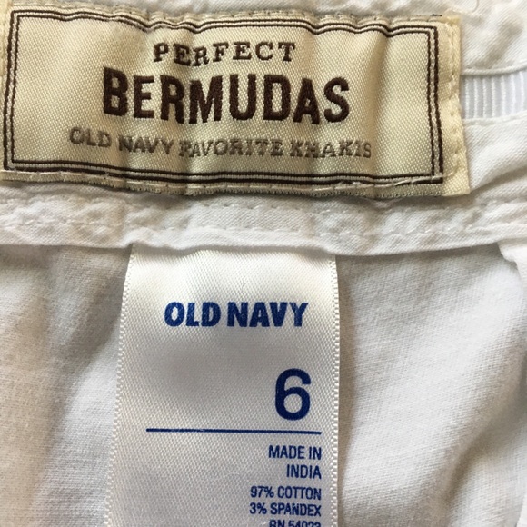 Old Navy women’s white Bermuda shorts - Picture 3 of 6